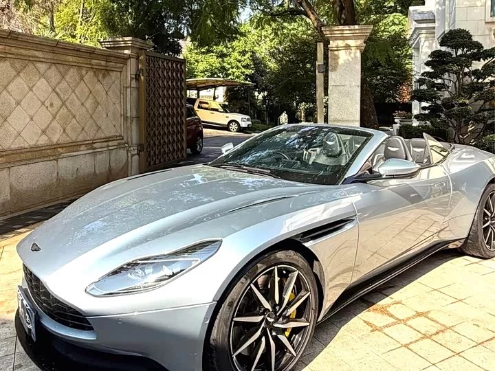 Aston Martin V8 Vantage