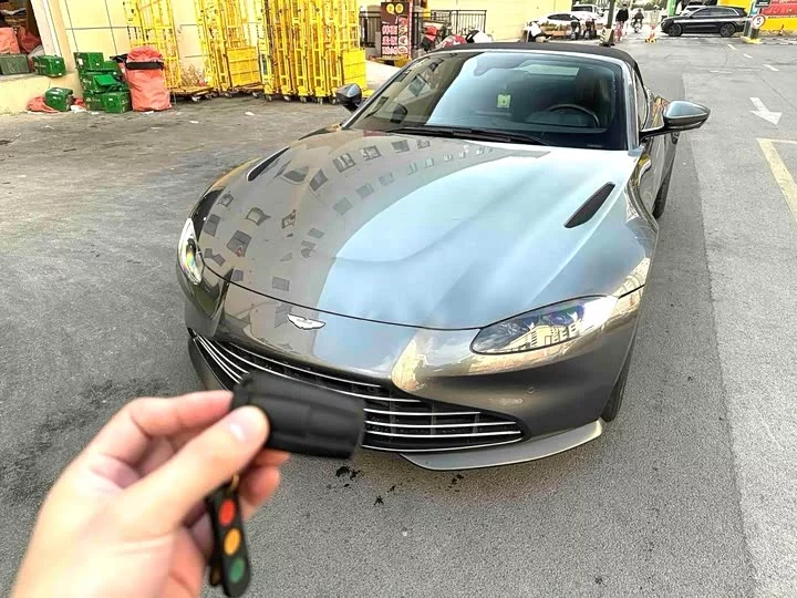 Aston Martin V8 Vantage