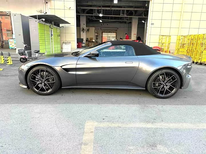 Aston Martin V8 Vantage