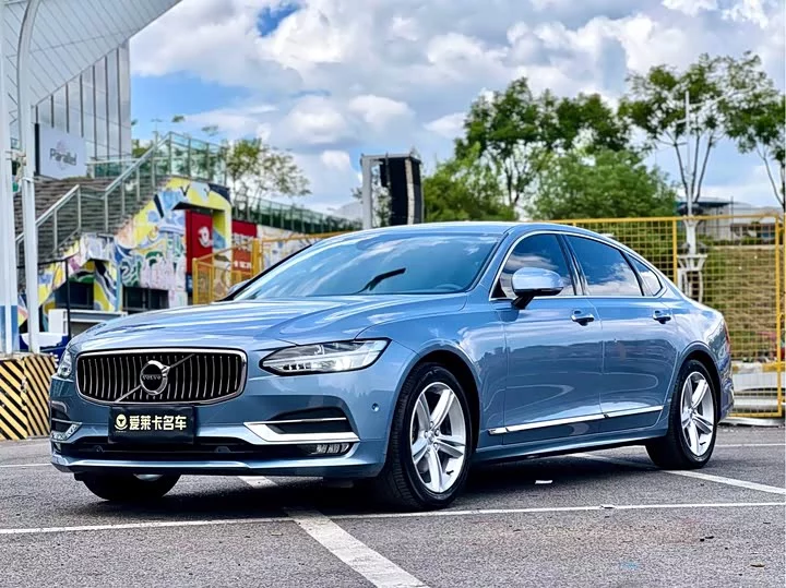 Volvo S90