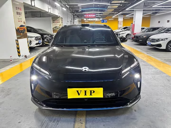 NIO ET5