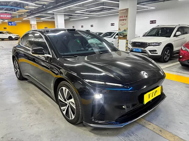 NIO ET5