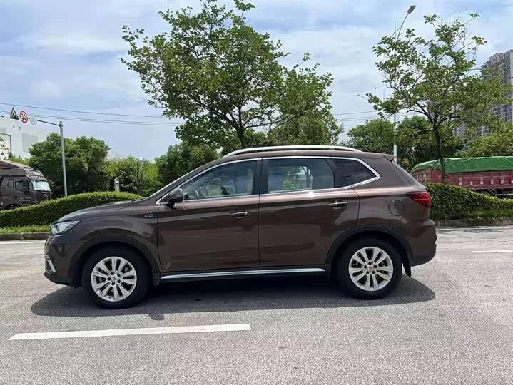 Roewe RX5