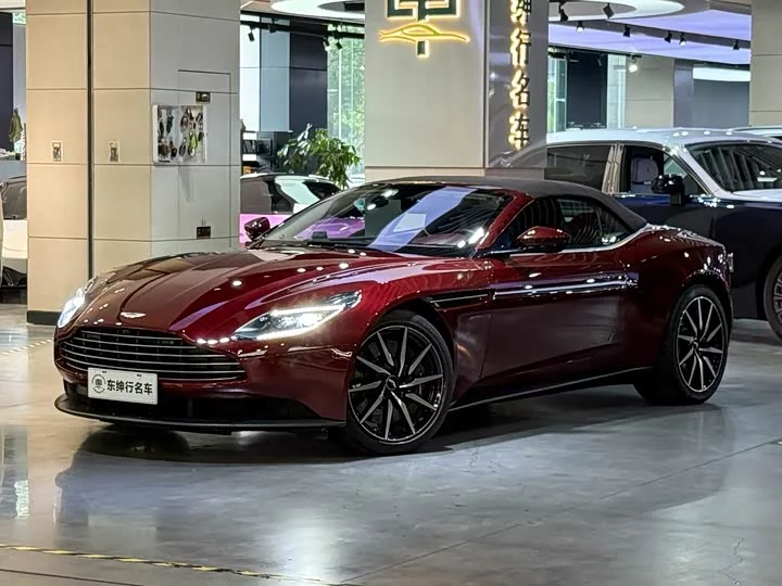 Aston Martin DB11