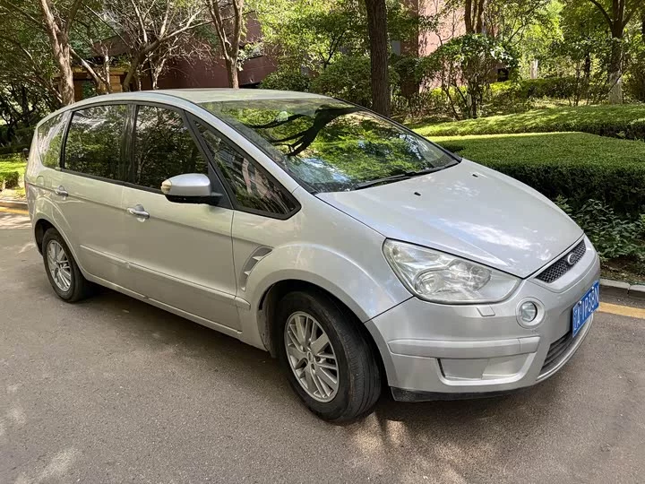 Ford Max