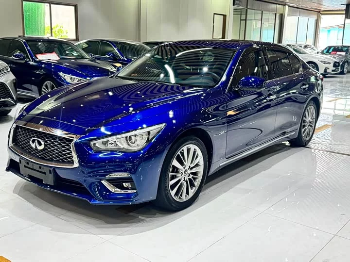 Infiniti Q50L