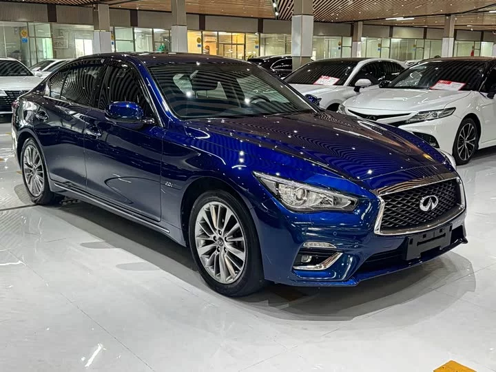 Infiniti Q50L