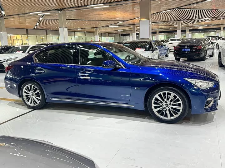 Infiniti Q50L