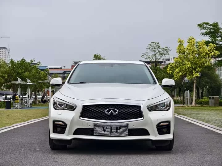 Infiniti Q50L