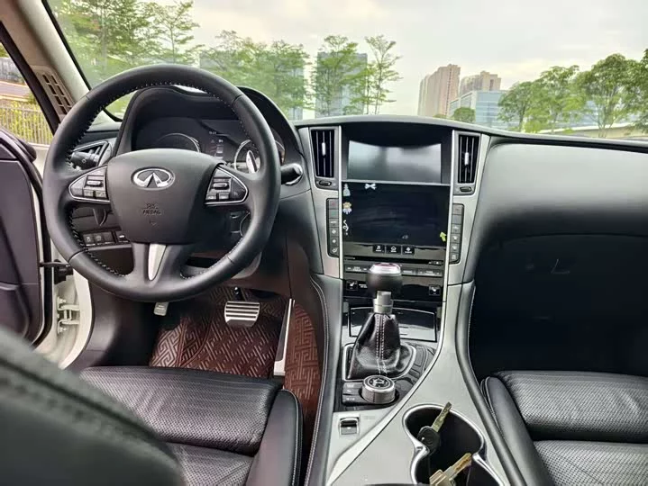 Infiniti Q50L