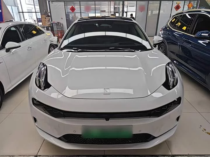 ZEEKR 001