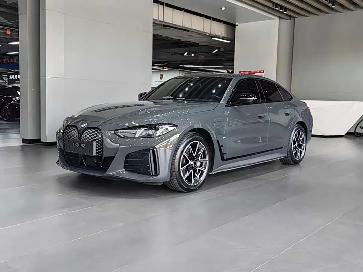 BMW i4