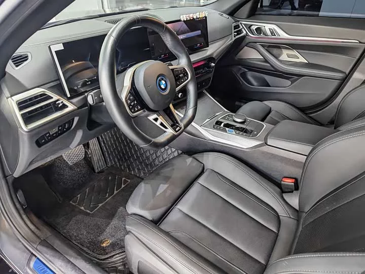BMW i4