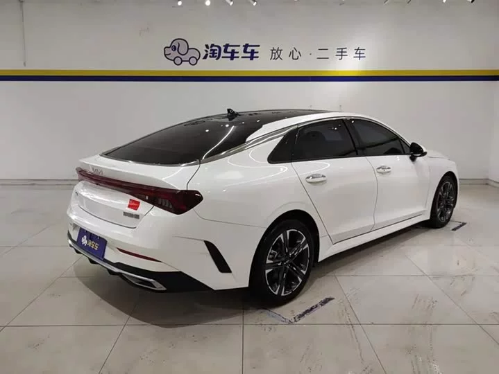 kia K5
