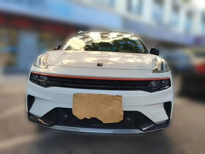 Lynk & Co 06