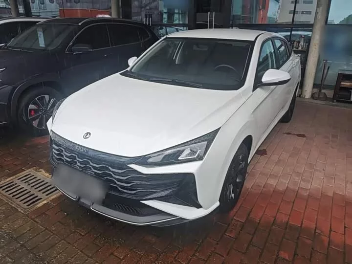 Dongfeng Yixuan