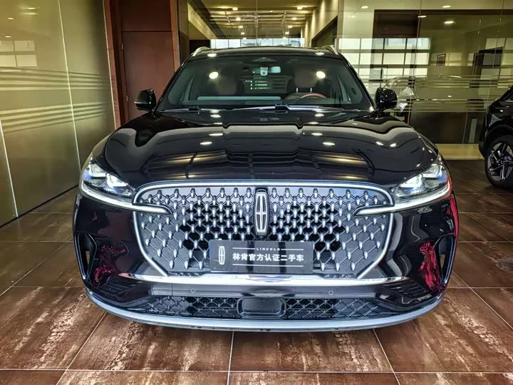 Lincoln aviator