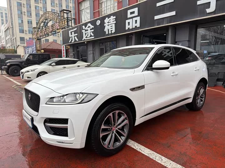 Jaguar F-PACE