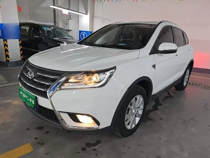 BAIC S6