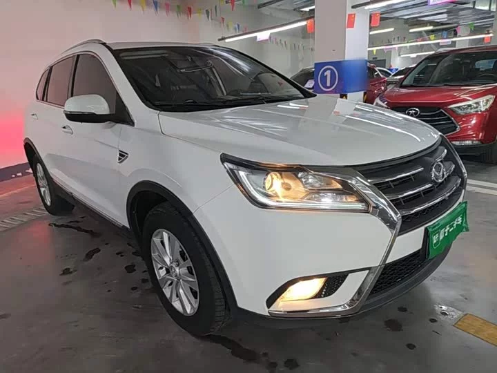BAIC S6