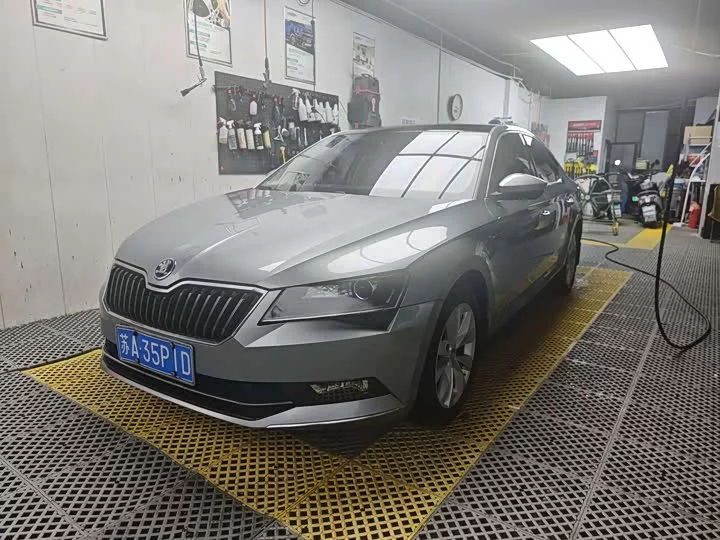 Skoda SuperB
