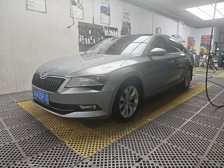 Skoda SuperB
