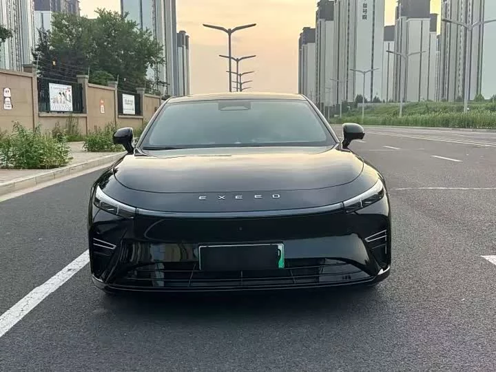 Exeed ES