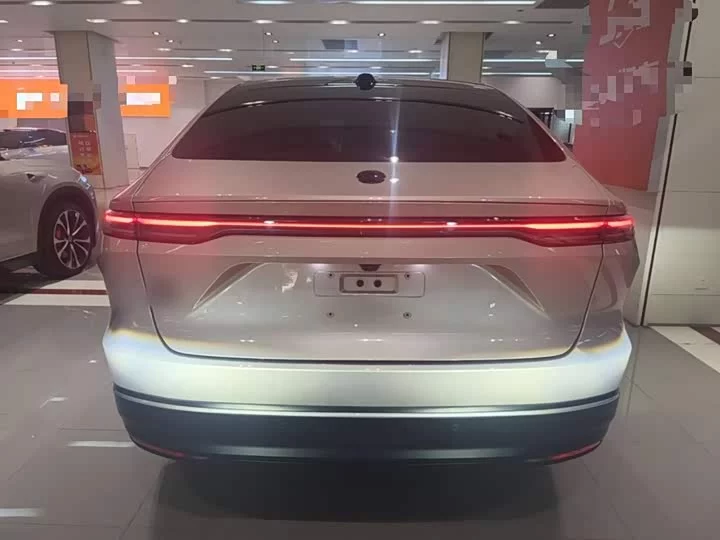 NIO EC7