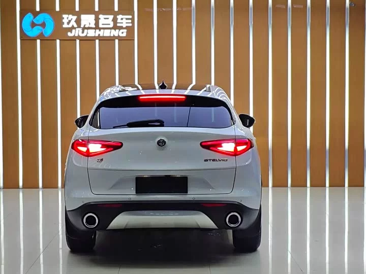 alfa romeo Stelvio