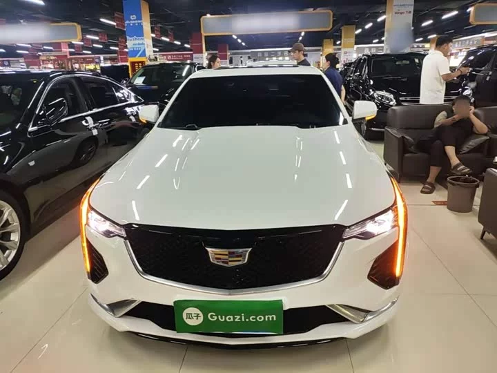 Cadillac CT4
