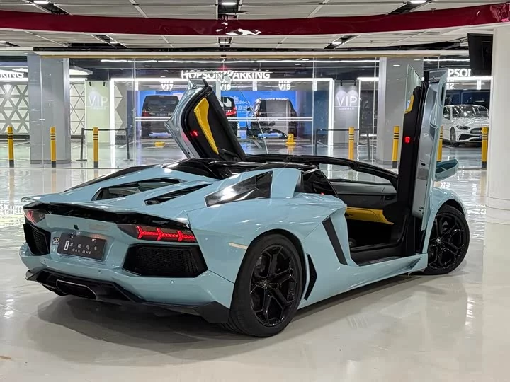 Lamborghini Aventador