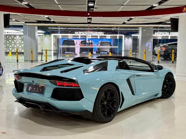 Lamborghini Aventador