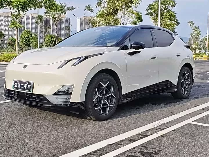 Lynk & Co Z20