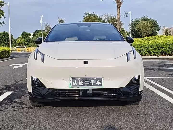 Lynk & Co Z20