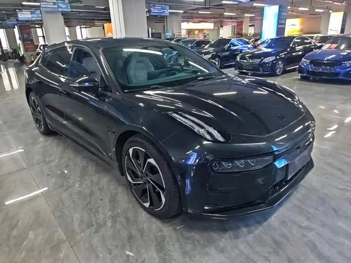 ZEEKR 001