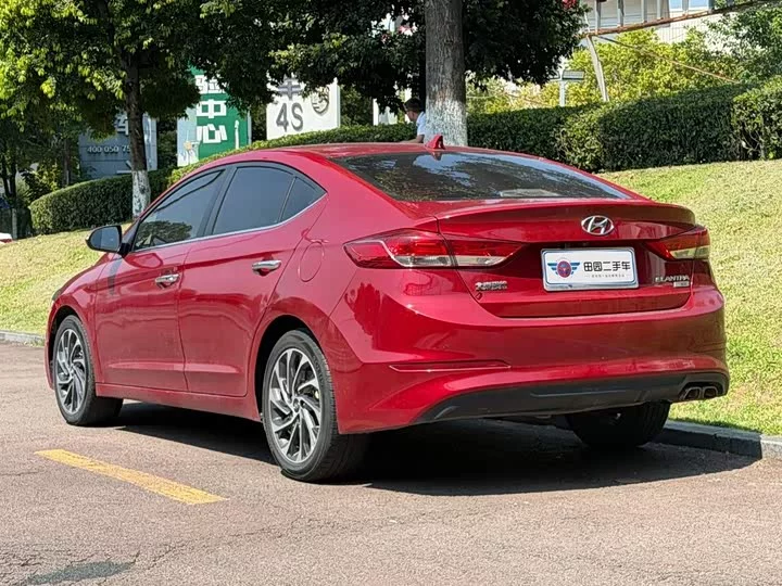 Hyundai lead