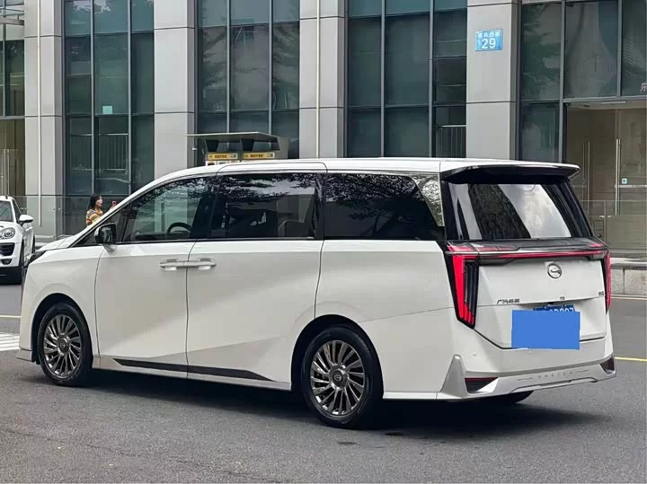 GAC Trumpchi M8