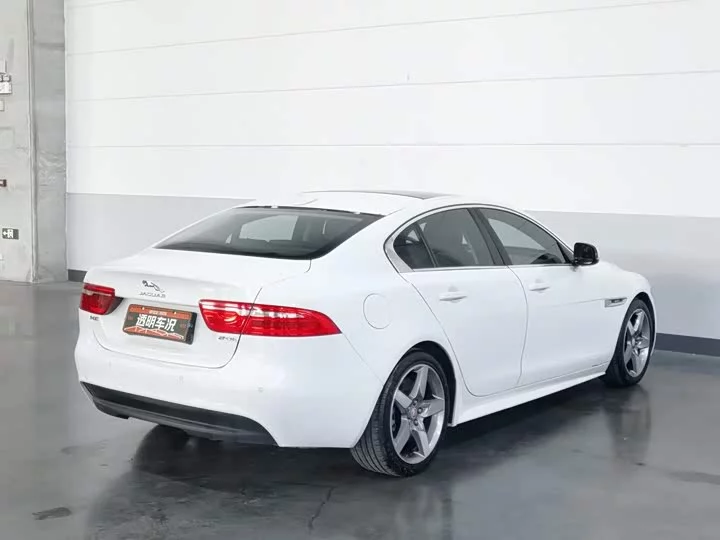 Jaguar XE