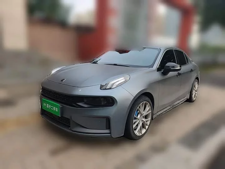 Lynk & Co 03