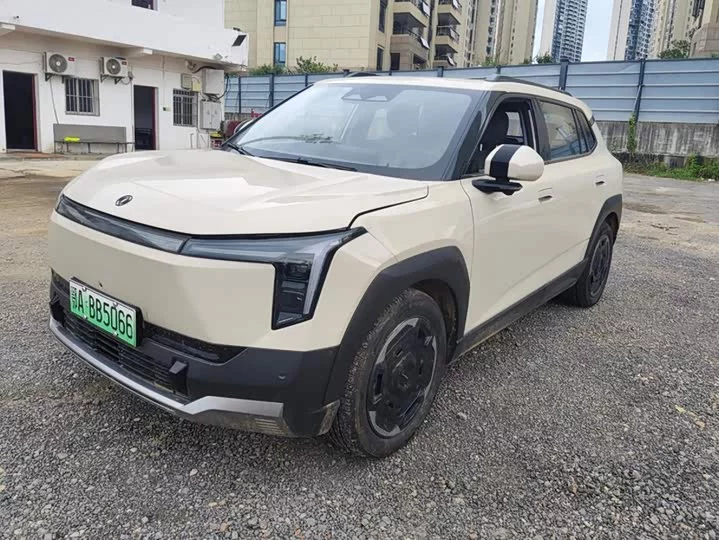 Dongfeng Nano 06