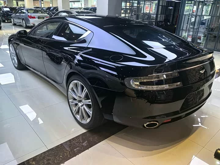 Aston Martin Rapide