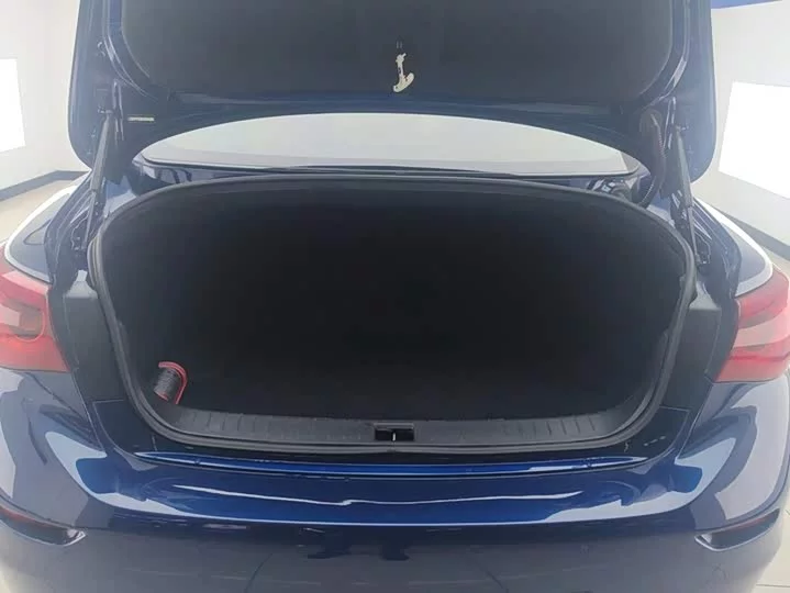 Infiniti Q50L
