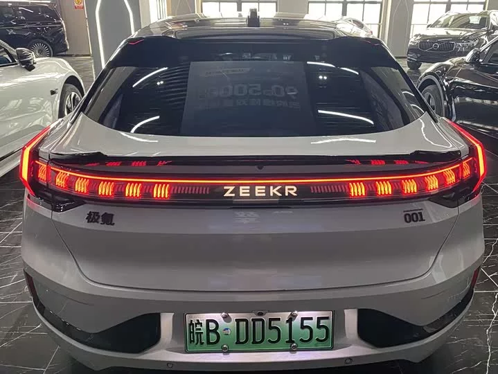 ZEEKR 001