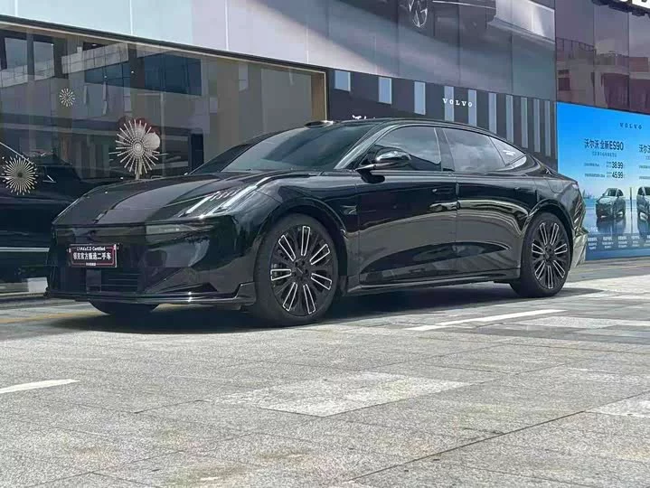 Lynk & Co 10