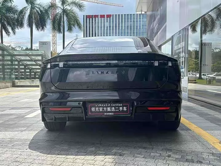 Lynk & Co 10