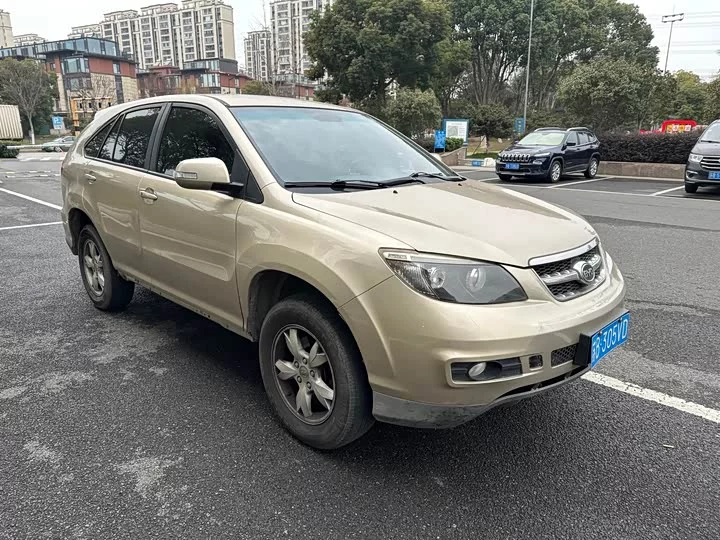 BYD S6