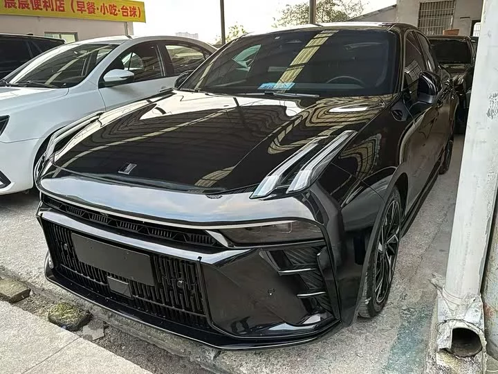 Lynk & Co 03