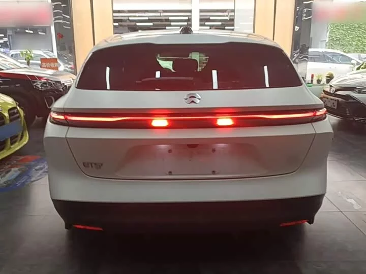 NIO ET5T