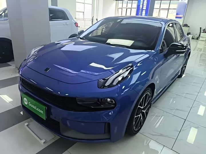 Lynk & Co 03