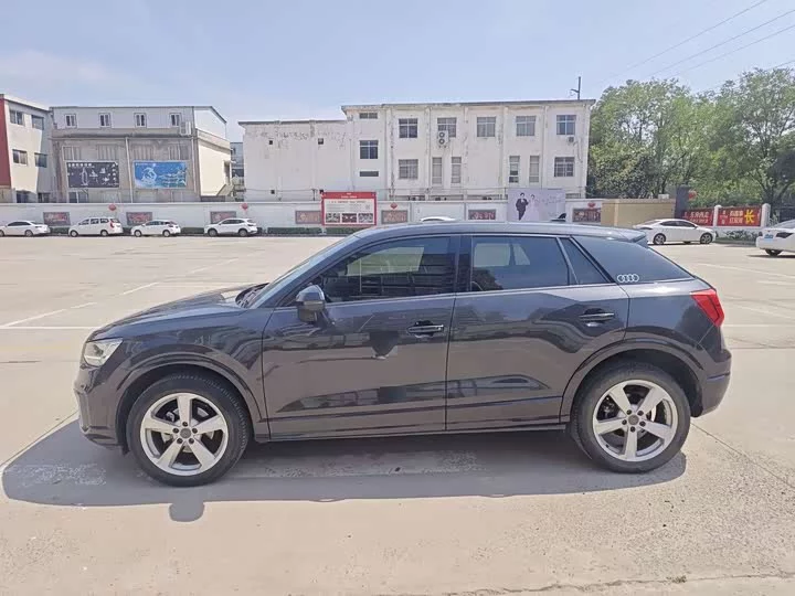 Audi Q2L